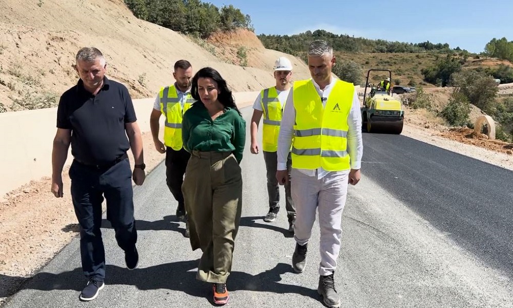 Balluku inspekton punimet ne tunelin e Murrizit: Synojme te perfundoje brenda 2024